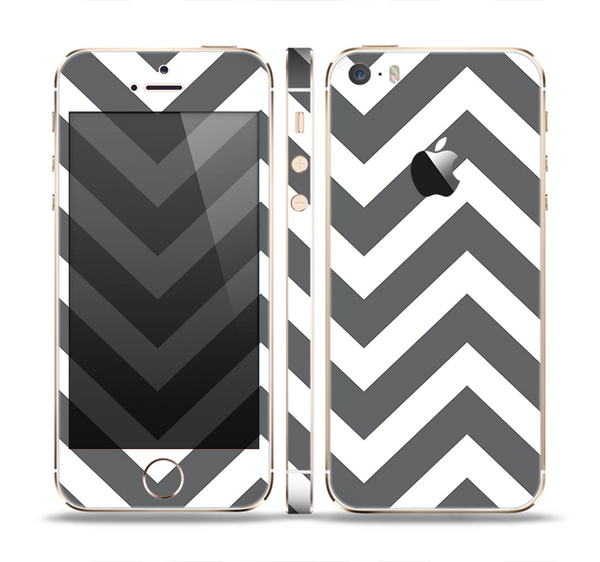 The Sharp Gray & White Chevron Pattern Skin Set for the Apple iPhone 5s