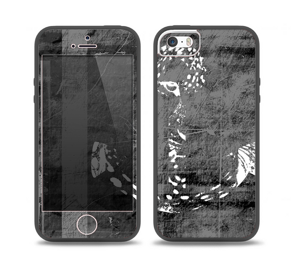 The Smudged White and Black Anchor Pattern Skin Set for the iPhone 5-5s Skech Glow Case
