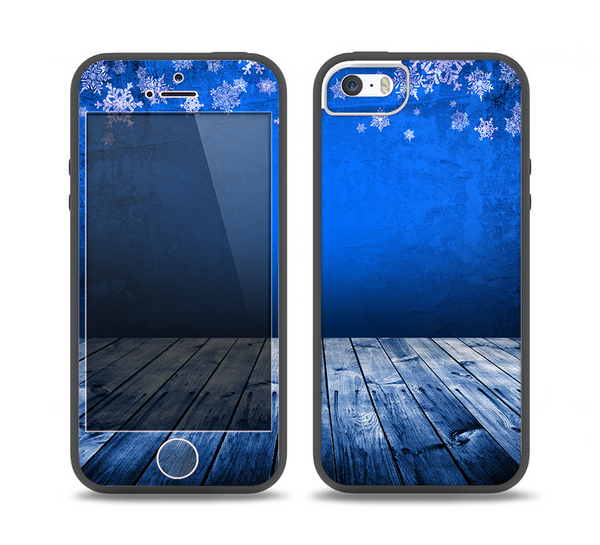 The Snowy Blue Wooden Dock Skin Set for the iPhone 5-5s Skech Glow Case