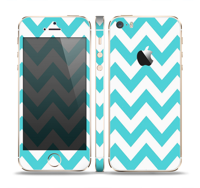 The Subtle Blue & White Chevron Pattern Skin Set for the Apple iPhone 5s