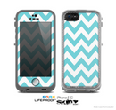 The Subtle Blue & White Chevron Pattern Skin for the Apple iPhone 5c LifeProof Case