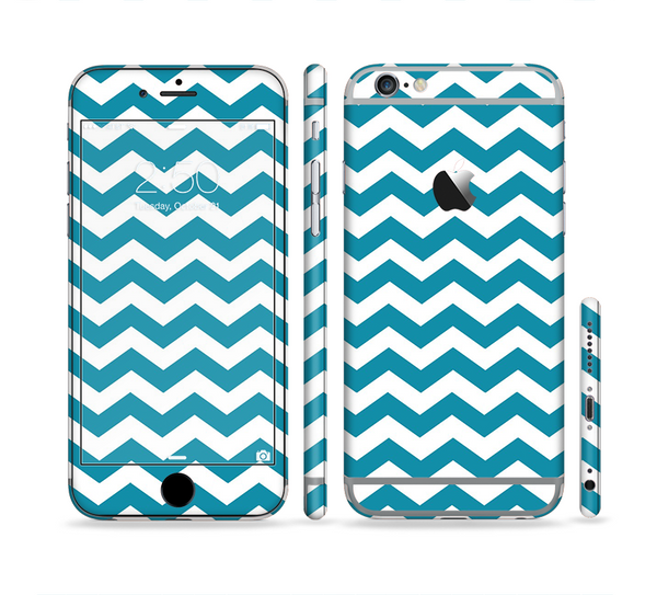The Subtle Blue & White Chevron Pattern V2 Sectioned Skin Series for the Apple iPhone 6 Plus