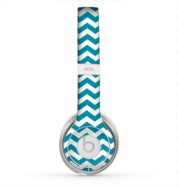 The Subtle Blue & White Chevron Pattern V2 Skin for the Beats by Dre Solo 2 Headphones