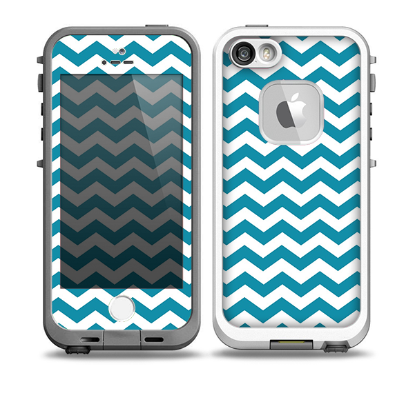The Subtle Blue & White Chevron Pattern V2 Skin for the iPhone 5-5s fre LifeProof Case