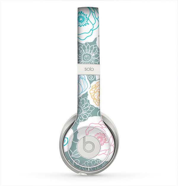 The Subtle Gray & White Floral Illustration Skin for the Beats by Dre Solo 2 Headphones