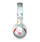 The Subtle Gray & White Floral Illustration Skin for the Beats by Dre Studio (2013+ Version) Headphones
