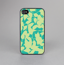 The Subtle Green Seamless Leaves Skin-Sert for the Apple iPhone 4-4s Skin-Sert Case