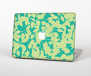 The Subtle Green Seamless Leaves Skin Set for the Apple MacBook Pro 15" with Retina Display