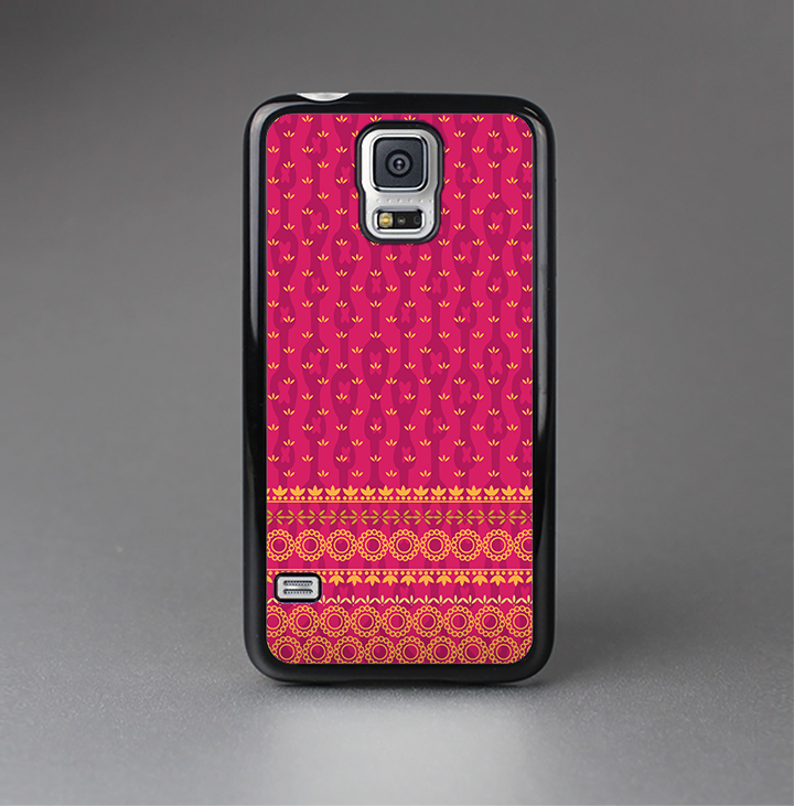 The Tall Pink & Orange Floral Vector Pattern Skin-Sert Case for the Samsung Galaxy S5