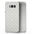 The Tan and White Overlapping Circle Pattern - Samsung Galaxy S8 Full-Body Skin Kit