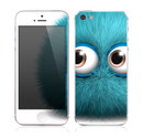 The Teal Fuzzy Wuzzy Skin for the Apple iPhone 5s