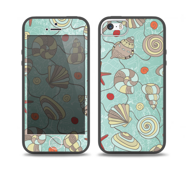 The Teal Vintage Seashell Pattern Skin Set for the iPhone 5-5s Skech Glow Case
