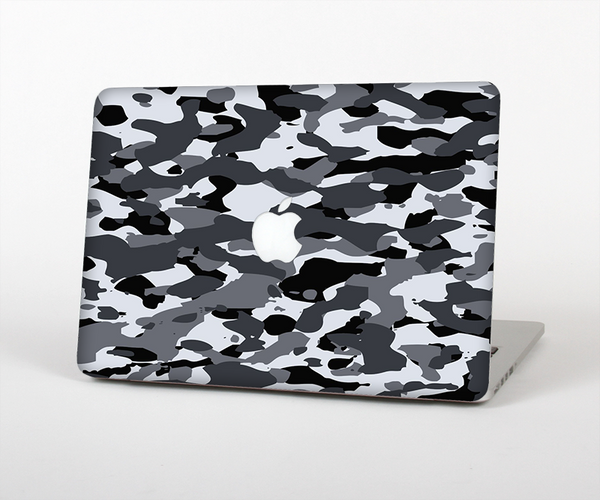 The Traditional Black & White Camo Skin Set for the Apple MacBook Pro 15" with Retina Display
