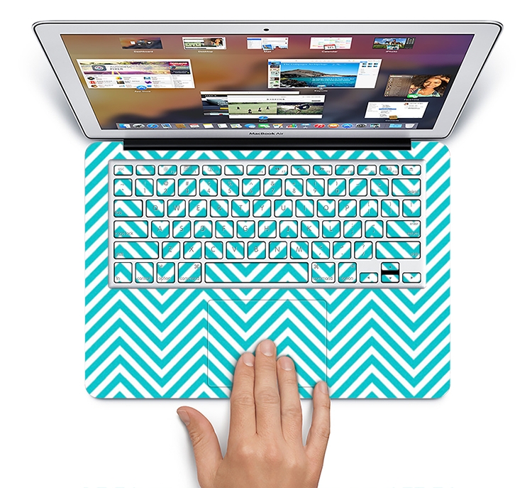 The Trendy Blue & White Sharp Chevron Pattern Skin Set for the Apple MacBook Pro 15" with Retina Display