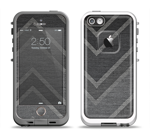 The Two-Toned Dark Black Wide Chevron Pattern V3 Apple iPhone 5-5s LifeProof Fre Case Skin Set