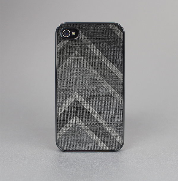 The Two-Toned Dark Black Wide Chevron Pattern V3 Skin-Sert for the Apple iPhone 4-4s Skin-Sert Case