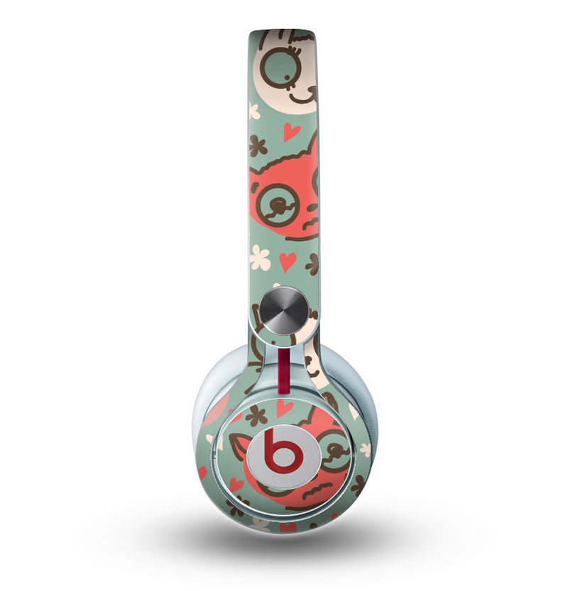 The Vector Cat Faced Collage Skin for the Beats by Dre Mixr