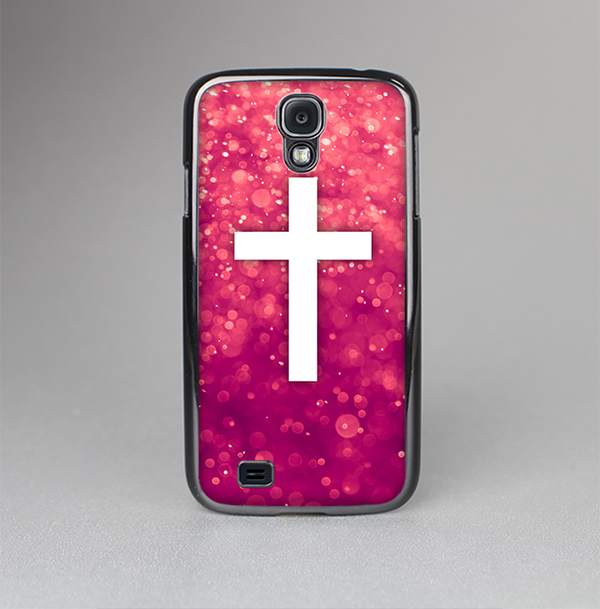 The Vector White Cross over Unfocused Pink Glimmer Skin-Sert Case for the Samsung Galaxy S4