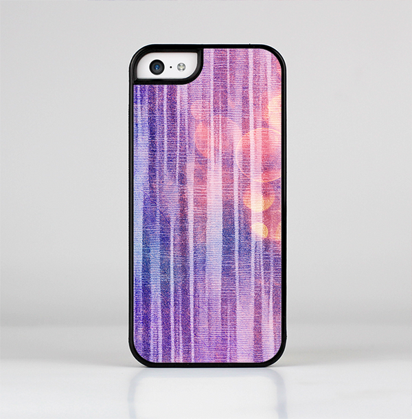 The Vibrant Fading Purple Fabric Streaks Skin-Sert Case for the Apple iPhone 5c