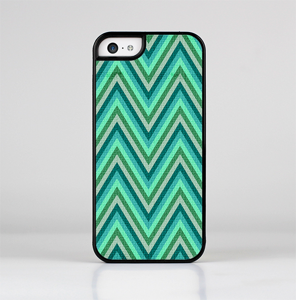 The Vibrant Green Sharp Chevron Pattern Skin-Sert Case for the Apple iPhone 5c