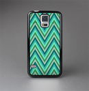 The Vibrant Green Sharp Chevron Pattern Skin-Sert Case for the Samsung Galaxy S5