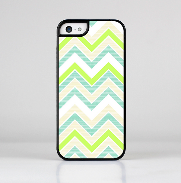 The Vibrant Green Vintage Chevron Pattern Skin-Sert Case for the Apple iPhone 5c