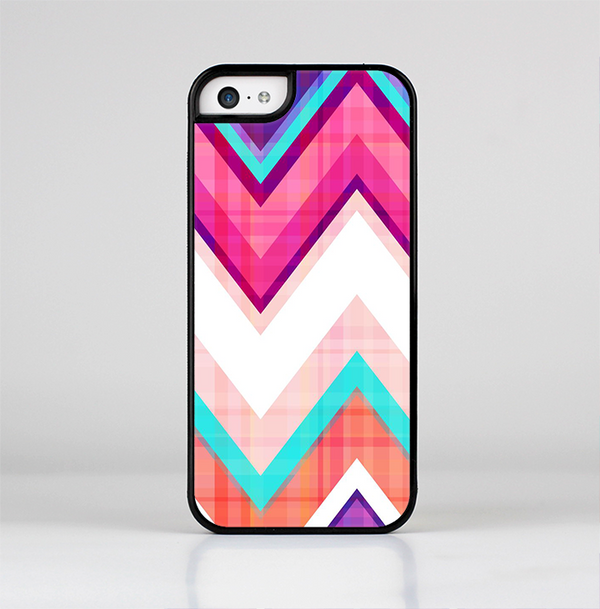 The Vibrant Pink & Blue Chevron Pattern Skin-Sert Case for the Apple iPhone 5c
