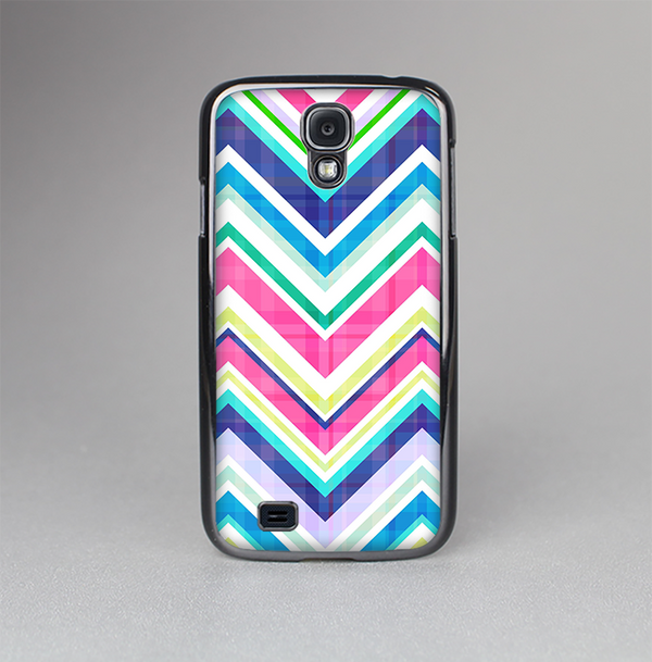 The Vibrant Pink & Blue Layered Chevron Pattern Skin-Sert Case for the Samsung Galaxy S4