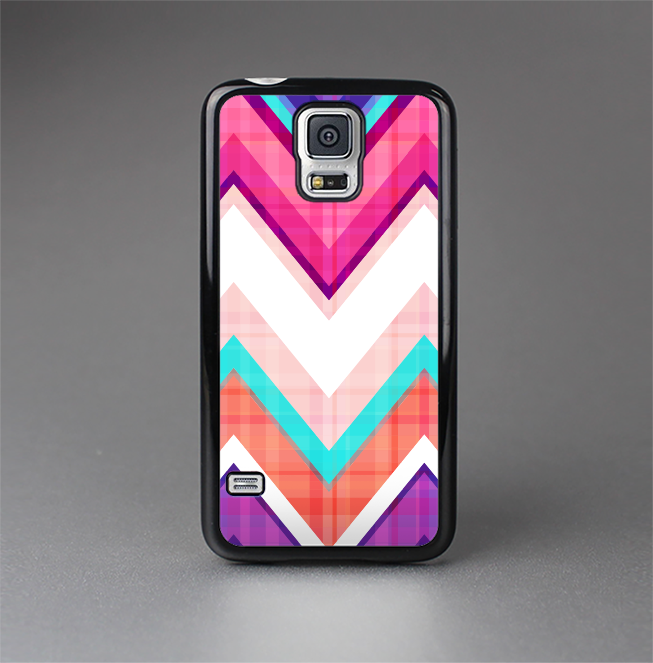 The Vibrant Teal & Colored Chevron Pattern V1 Skin-Sert Case for the Samsung Galaxy S5