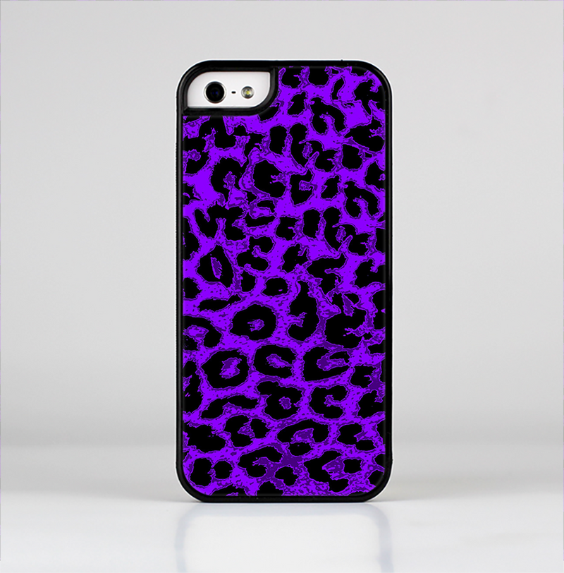 The Vibrant Violet Leopard Print Skin-Sert Case for the Apple iPhone 5/5s
