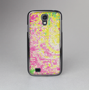 The Vibrant Yellow Colored Dots Skin-Sert Case for the Samsung Galaxy S4