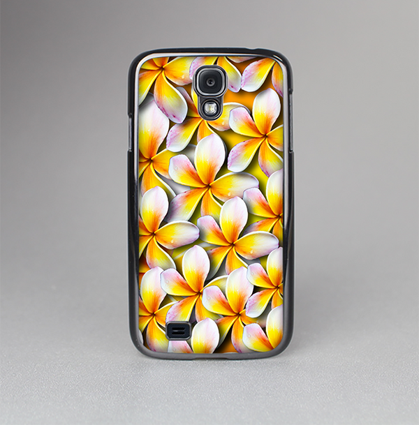 The Vibrant Yellow Flower Pattern Skin-Sert Case for the Samsung Galaxy S4