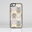 The Vintage Abstract Owl Tan Pattern Skin-Sert Case for the Apple iPhone 5/5s