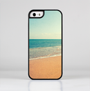 The Vintage Beach Scene Skin-Sert Case for the Apple iPhone 5/5s