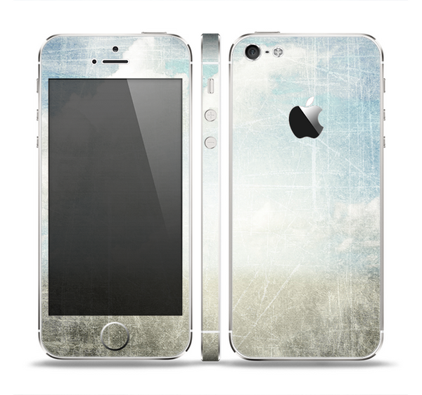 The Vintage Cloudy Scene Surface Skin Set for the Apple iPhone 5
