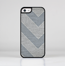 The Vintage Gray Textured Chevron Pattern Wide V3 Skin-Sert for the Apple iPhone 5c Skin-Sert Case