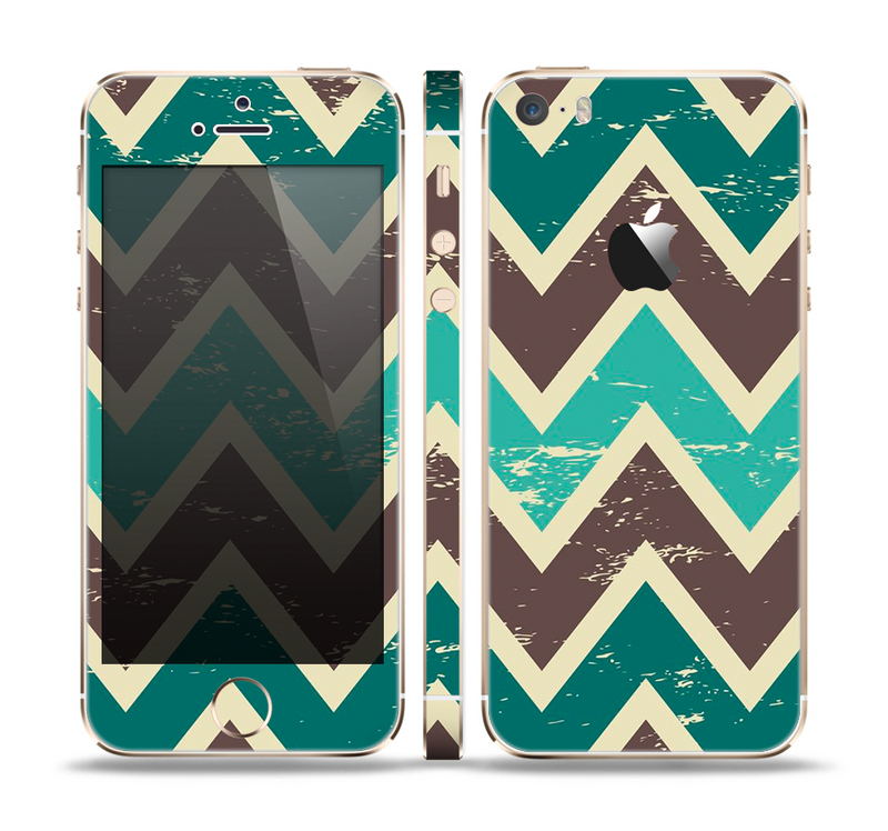 The Vintage Green & Tan Chevron Pattern V3 Skin Set for the Apple iPhone 5s