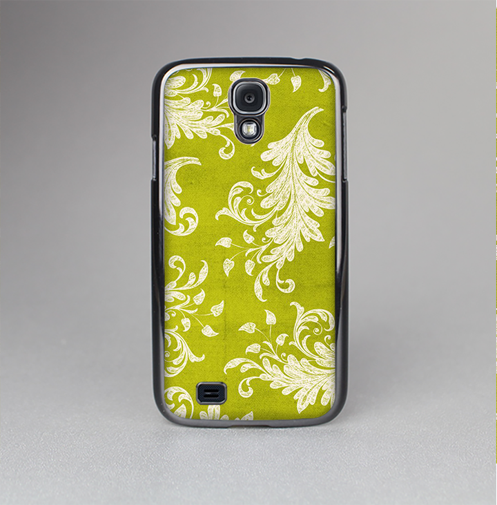 The Vintage Green & White Floral Pattern Skin-Sert Case for the Samsung Galaxy S4