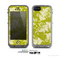 The Vintage Green & White Floral Pattern Skin for the Apple iPhone 5c LifeProof Case