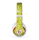 The Vintage Green & White Floral Pattern Skin for the Beats by Dre Studio (2013+ Version) Headphones