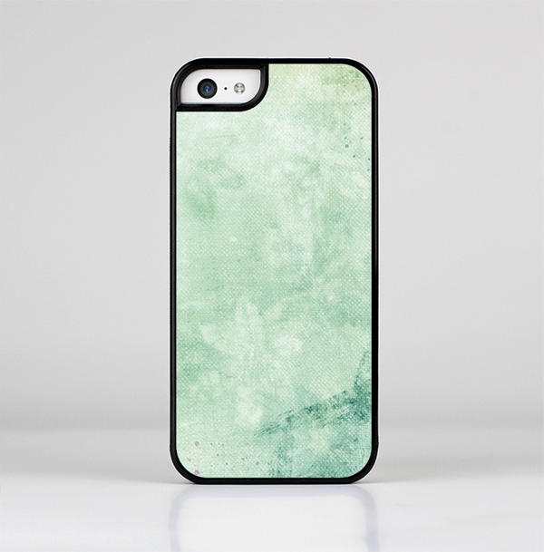 The Vintage Grungy Green Surface Skin-Sert Case for the Apple iPhone 5c
