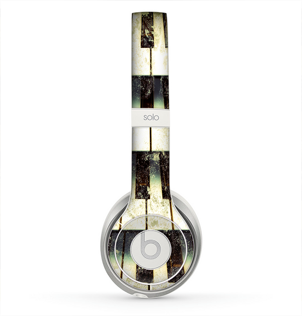 The Vintage Pianos Keys Skin for the Beats by Dre Solo 2 Headphones