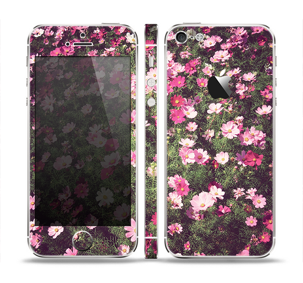 The Vintage Pink Floral Field Skin Set for the Apple iPhone 5