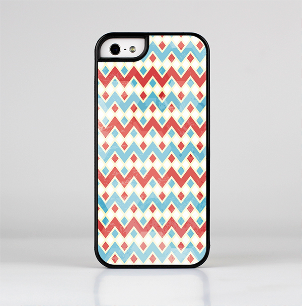 The Vintage Red & Blue Chevron Pattern Skin-Sert Case for the Apple iPhone 5/5s