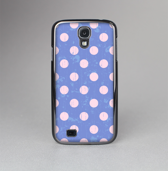 The Vintage Scratched Pink & Purple Polka Dots Skin-Sert Case for the Samsung Galaxy S4