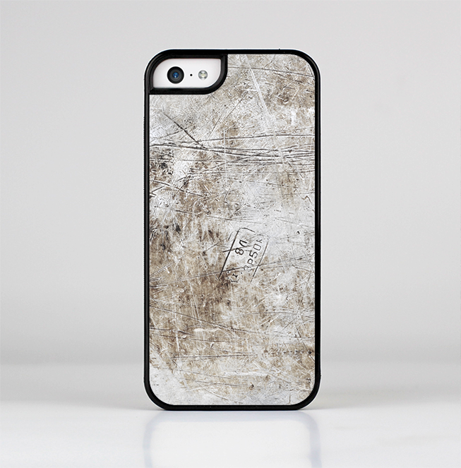 The Vintage Scratched and Worn Surface Skin-Sert Case for the Apple iPhone 5c