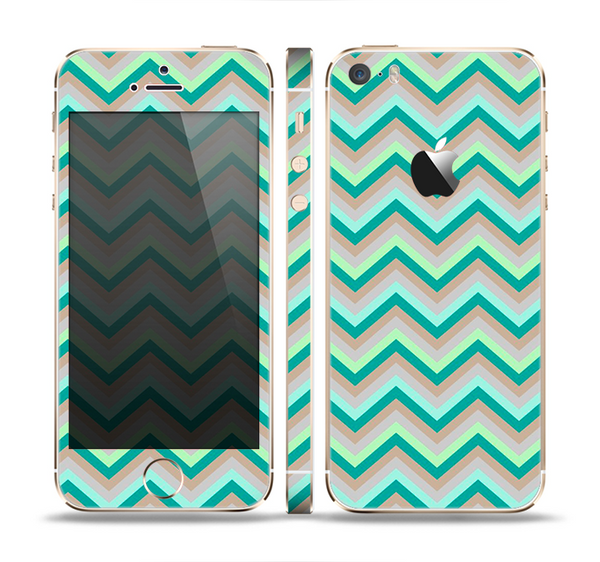 The Vintage Subtle Greens Chevron Pattern Skin Set for the Apple iPhone 5s