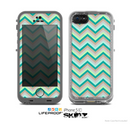 The Vintage Subtle Greens Chevron Pattern Skin for the Apple iPhone 5c LifeProof Case