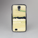 The Vintage Subtle Yellow Beach Scene Skin-Sert Case for the Samsung Galaxy S4