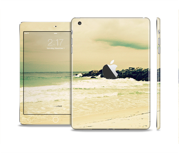 The Vintage Subtle Yellow Beach Scene Skin Set for the Apple iPad Mini 4